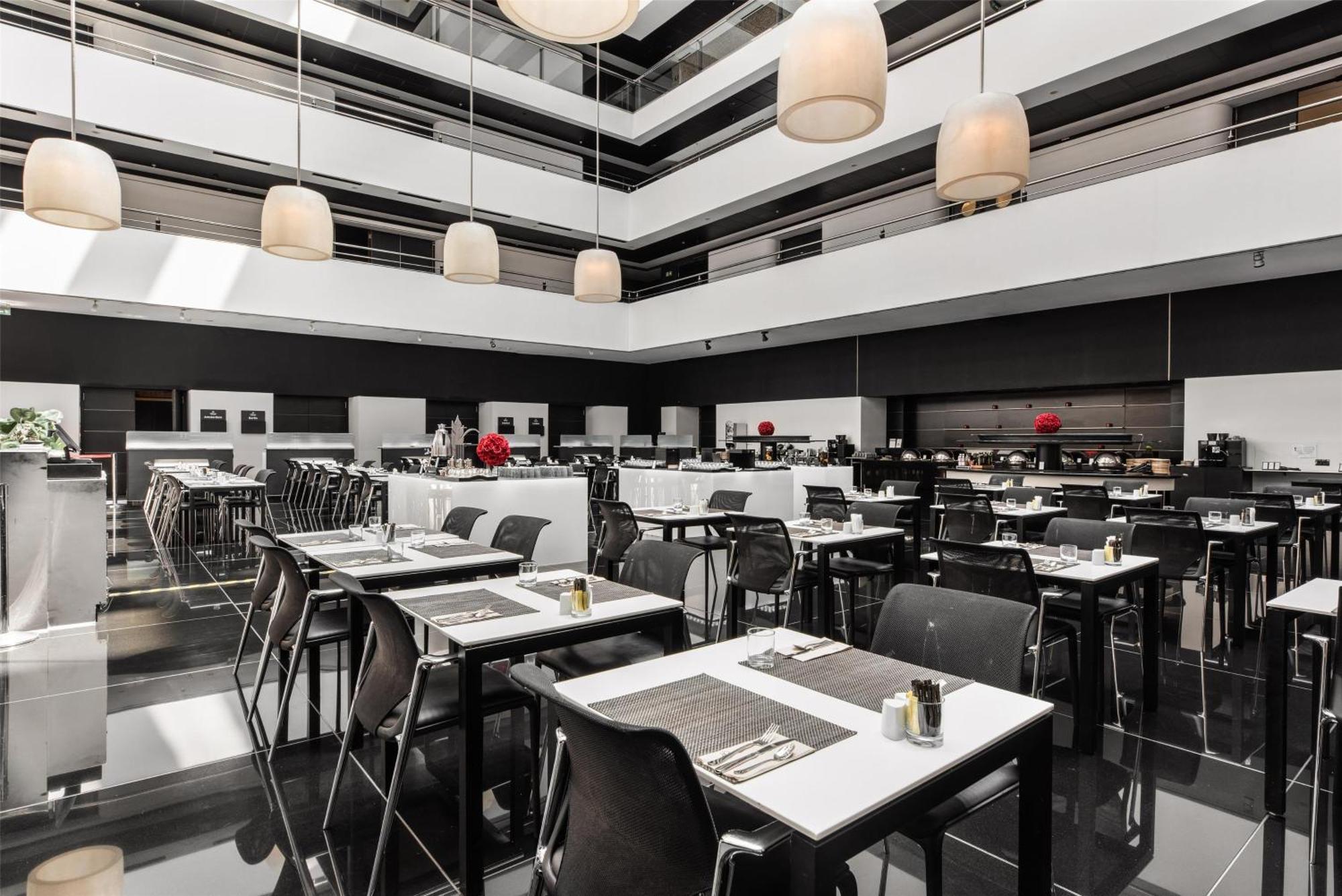 Hilton Airport Hotel 4*